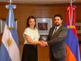 La Canciller Mondino mantuvo un encuentro con el Embajador de Armenia