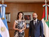 Canciller Mondino y embajador emiratí