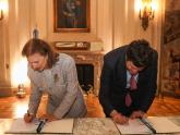 Agreement for Professional Internships for diplomats in companies