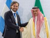 El canciller Cafiero mantuvo bilaterales con el Ministro de Asuntos Exteriores de Arabia Saudita, Faisal Bin Farhan Al Saud