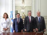 Los Cancilleres junto al embajador argentino, Guillermo Nielsen, y la embajadora de Paraguay en Argentina, Helena Felip Salazar