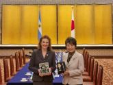 Mondino fue recibida por su par, Yoko Kamikawa