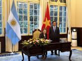 Mondino fue recibida por su par de Vietnam, Bui Thanh Son