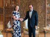 Mondino junto al Primer Ministro de Malasia, Anwar Ibrahim