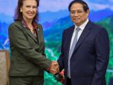 Mondino y el Primer Ministro de Vietnam, Pham Minh Chinh