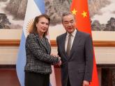 Mondino y su par, el canciller Wang Yi 