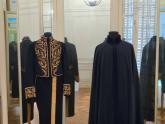 Uniforme diplomático reglementario