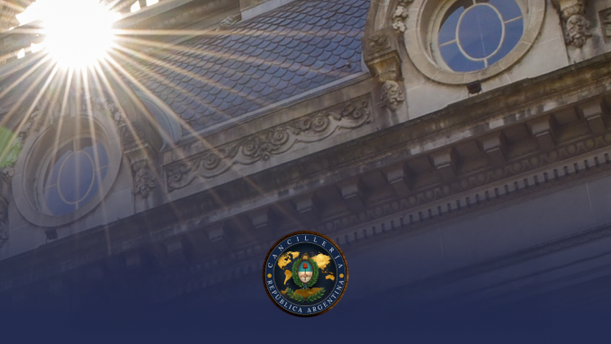 El Canciller Pablo Quirno mantuvo una reunión con John Jovanovic, CEO del Export-Import Bank de los Estados Unidos (EXIM Bank), una de las principales instituciones financieras públicas de ese país, en el Palacio Libertad.