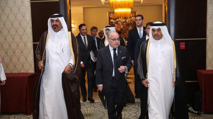 El Canciller Faurie junto a Ministro de Comercio e Industria de Qatar, Ali Bin Ahmed Al-Kuwari. Encuentro de Negocios e Inversiones.