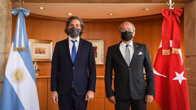 Canciller Cafiero y embajador de Turquía, Şefik Vural Altay