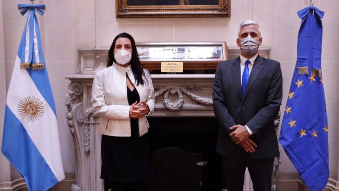 Fernando Asencio y la eurodiputada Mónica González