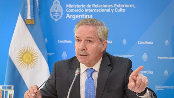 Canciller Solá en la Sociedad Argentina de Análisis Político 