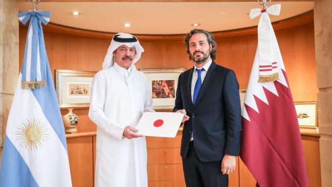 El Canciller Cafiero recibió al embajador de Qatar