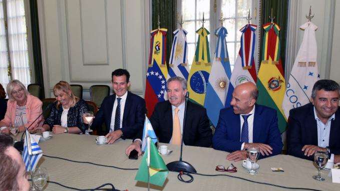 El canciller Solá con diputados del Parlasur
