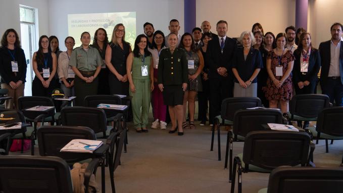 Participantes del Curso junto a autoridades de ANCAQ, OPAQ e INTI